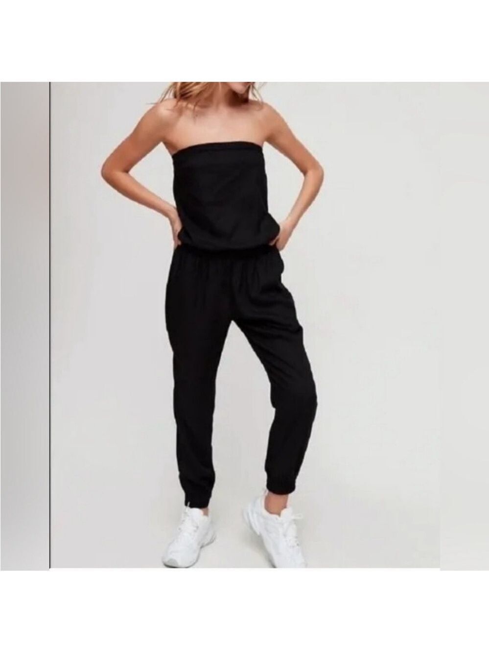Aritzia Talula Tabata Strapless Jumspuit in Black Sz Small